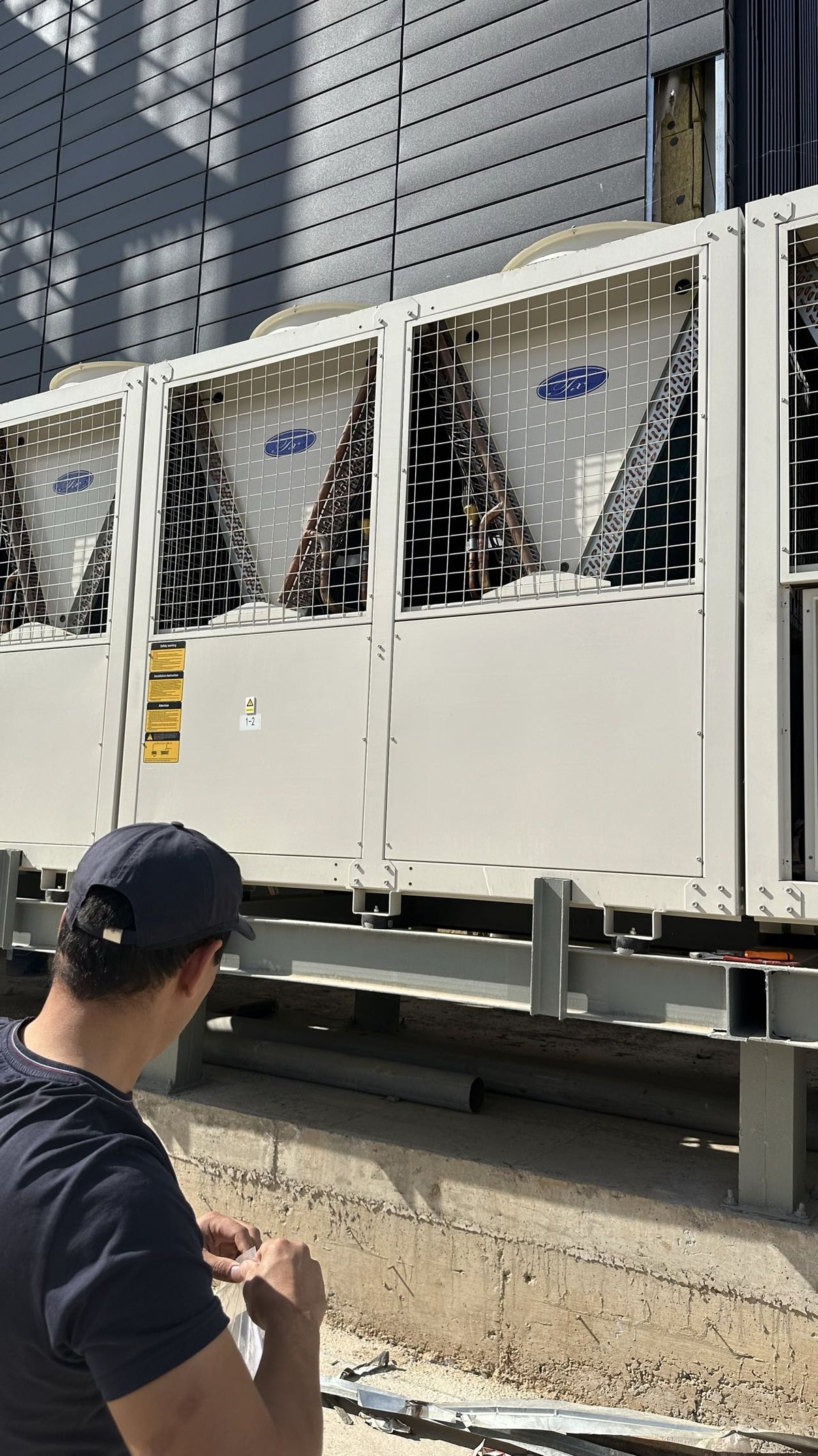 Modular chiller bank installation