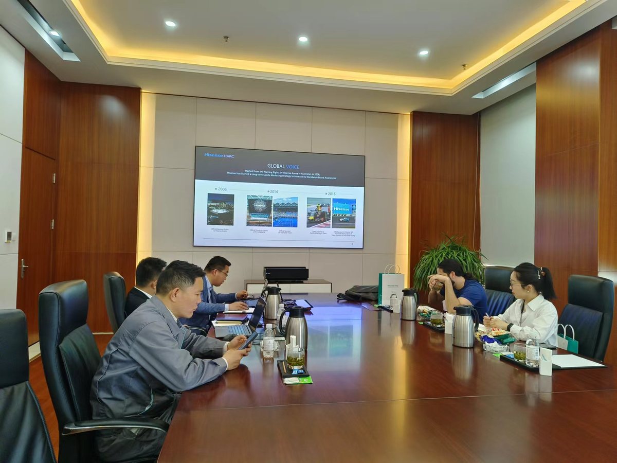 International clients visiting our factory